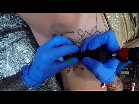 ❤️ Extremadamente tatuado hottie Sully Savage consiguió un tatuaje en su clítoris ❌ Porno duro en es.sexogolic-info.ru ❌️❤️❤️❤️❤️❤️❤️❤️